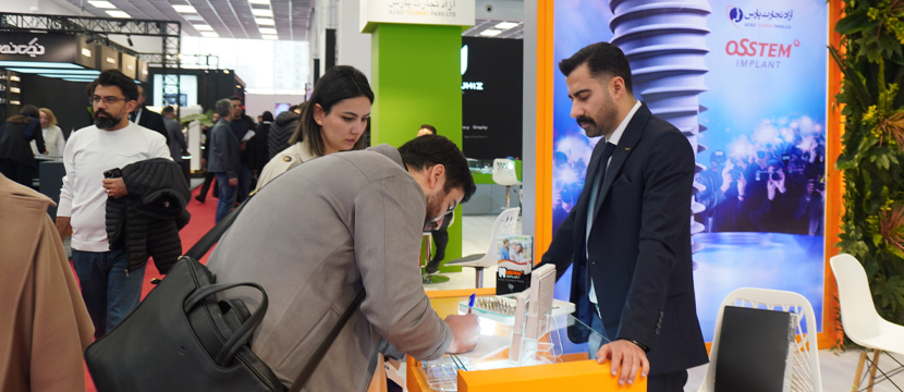 کارشناسان فروش آزاد تجارت پارس در کنگره ایمپلنتولوژی