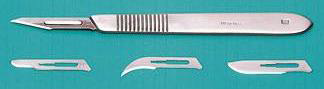   Scalpel handle with blades (چاقو ی کوچک جراحی همراه با تیغ های مختلف